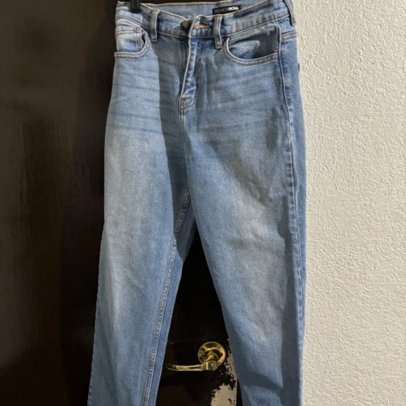 Mom Jeans - Picture 4 of 4